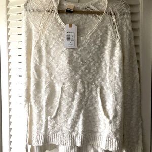 Roxy sweater w hood, NWT